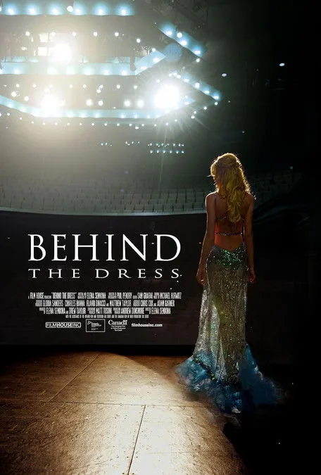 Olivia Culpo interpreta a en Behind the Dress