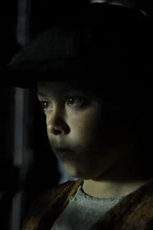 Kate Fleetwood interpreta a Narrator en Belsen: Our Story