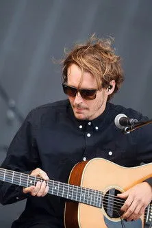 Ben Howard interpreta a en Ben Howard - Live at Glastonbury