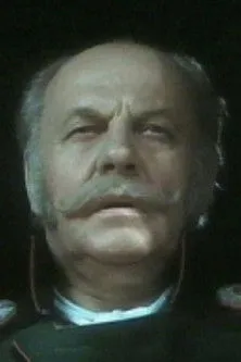 Maciej Damiecki interpreta a Ignac, sluzacy Zegoty en Beniamiszek