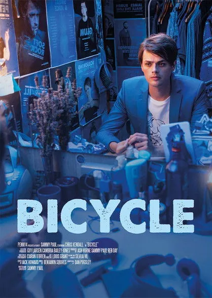 Chris Kendall interpreta a Felix Clark en Bicycle