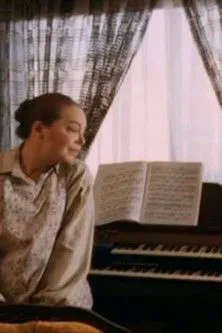 Louise Laprade interpreta a Pauline Jutras en Bijou de famille