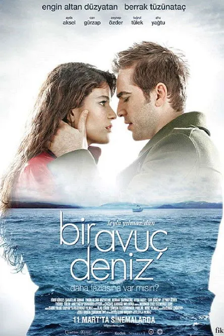 Berrak Tüzünataç interpreta a Deniz Demirci en Bir Avuç Deniz