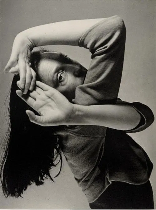 Birgit Åkesson interpreta a en Birgit Åkesson - legendarisk koreograf