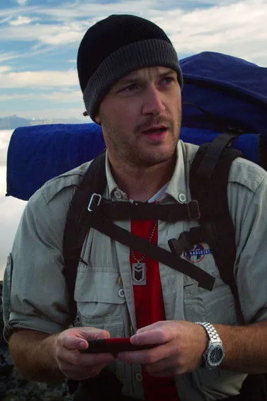 David Van Horn interpreta a Dave en Blank Spaces