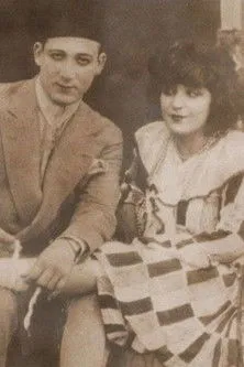 Hassan el Baroudi interpreta a en بنت النيل