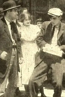 Robert Harron interpreta a Bobby en Bobby the Coward