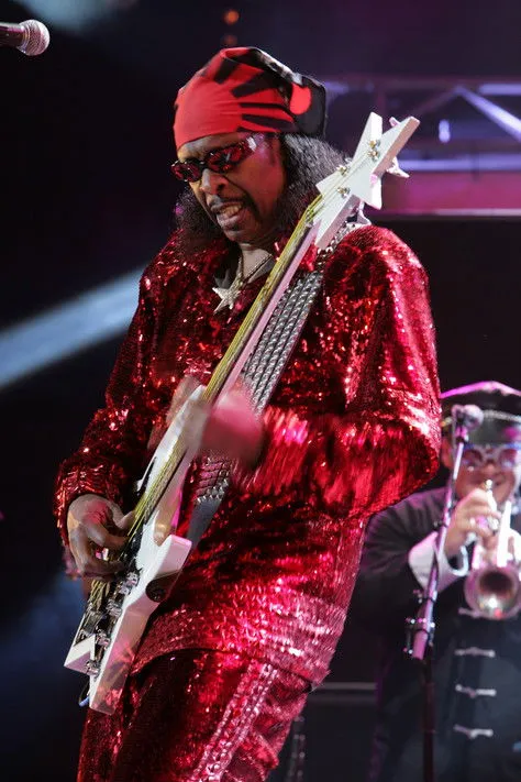 Bootsy Collins interpreta a bass, vocals en Bootsy Collins: Funk Capital of the World Tour - Jazz à Vienne 2011