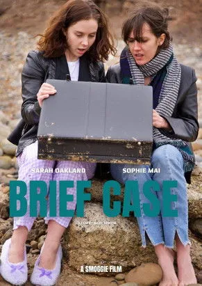 Sophie Mai interpreta a Diane en Brief Case