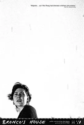 Colin Holt interpreta a The Landlord en Bronco's House