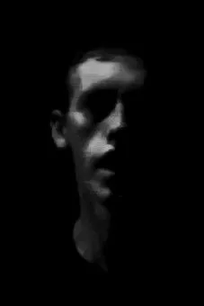 Cole Doman interpreta a Ryan en Bust