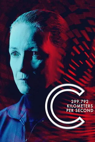 Meredith Garretson interpreta a Operator Capra en C 299,792 km/s