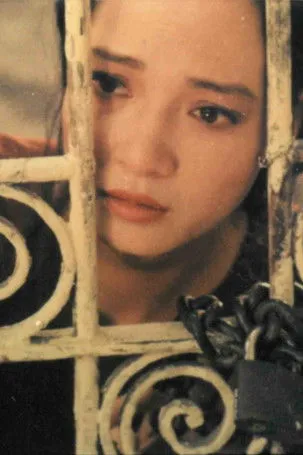 Le Khanh interpreta a en Cam Bay Tinh