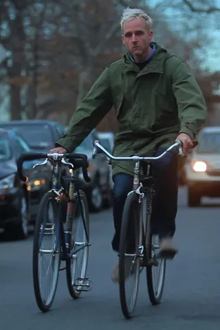 Keith Nimetz interpreta a en Candy Rides