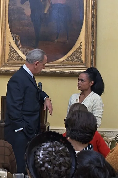 Eartha Kitt interpreta a Self (archive footage) en Catwoman vs. the White House