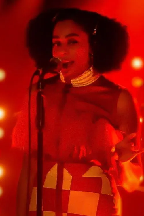 Celeste interpreta a Self - Performer en Celeste - Live at Omeara