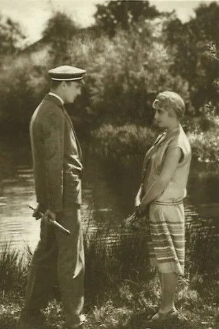 Viktor Gehring interpreta a Engineer Frank en Ich hab mein Herz in Heidelberg verloren