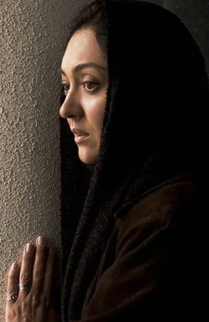 Ehsan Amani interpreta a Tabesh en Chand rooz ba'd...