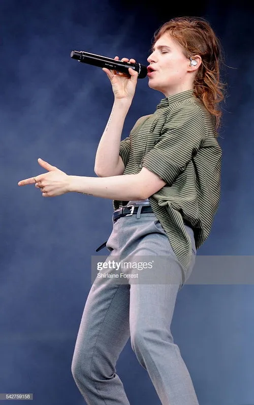 Rahim C Redcar interpreta a Self en Christine and the Queens - Glastonbury