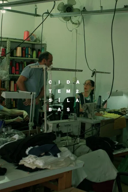 Mariana Muniz interpreta a Cida en Cida Tem Duas Sílabas