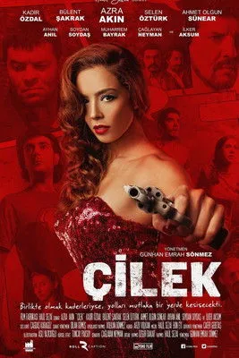 Azra Akin interpreta a Çilek en Çilek