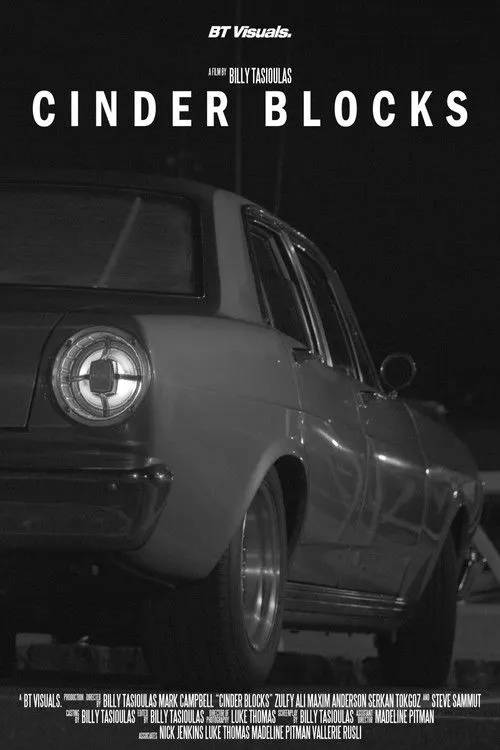 Steve Sammut interpreta a Detective Bonello en Cinder Blocks