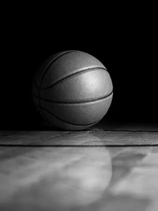 Liev Schreiber interpreta a Himself-Narrator en City Dump: The Story of the 1951 CCNY Basketball Scandal