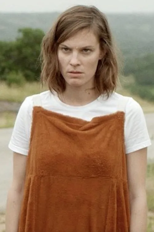 Lindsay Burdge interpreta a  en Cloudy All Day