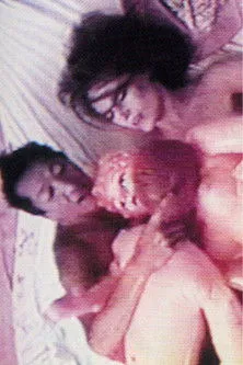 Paul Wong interpreta a Paul en Confused [The Videotape]