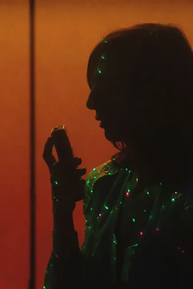 Patricia Morejon interpreta a Monika en Contre Le Mur