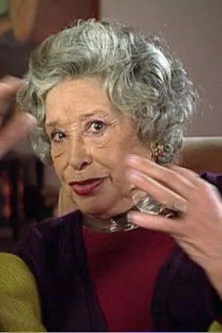 Glicínia Quartin interpreta a en Conversas com Glícínia