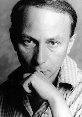 Michel Houellebecq interpreta a Johnny de Smythe-Winter en Cristal de souffrance