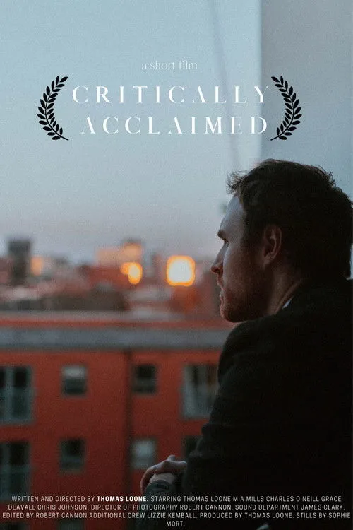 Charles O'Neill interpreta a Tony en Critically Acclaimed