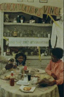 Sandra Sealy interpreta a en Crocodile Conspiracy