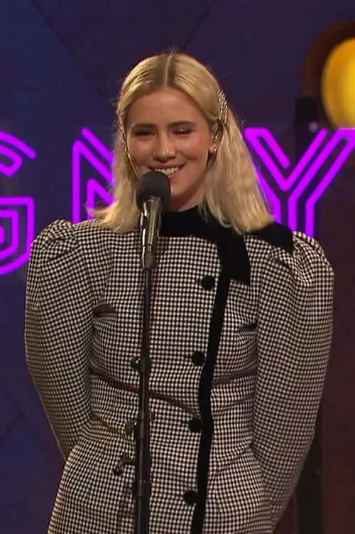 Dagny Norvoll Sandvik interpreta a Herself en Dagny og KORK