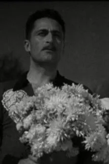 Tsetsilia Tsutsunava interpreta a Elisabedi en დაგვიანებული სასიძო