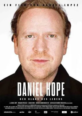 Daniel Hope interpreta a Self en Daniel Hope - Der Klang des Lebens
