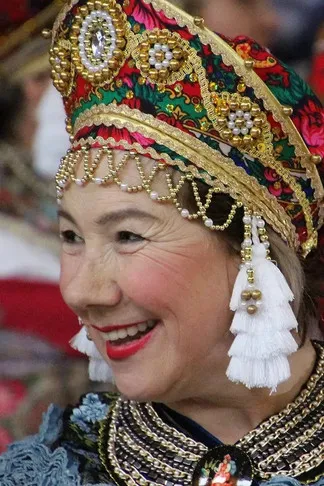 Feodor Chaliapin Sr. interpreta a Self (archive footage) en Dark Eyes