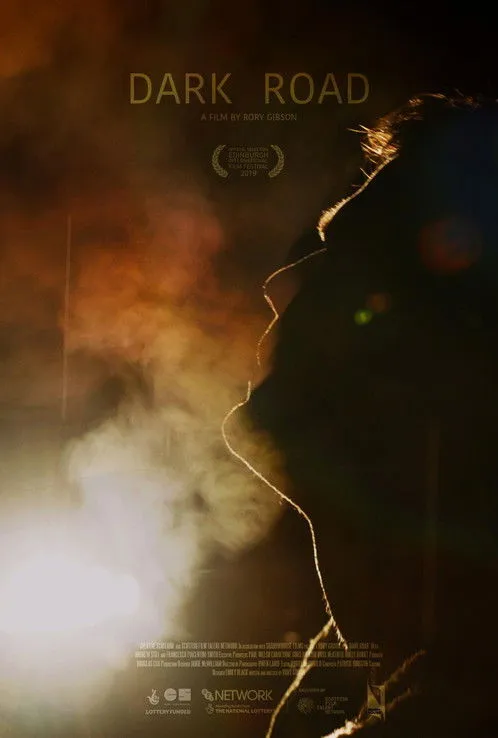 Ronan Doyle interpreta a Davey en Dark Road