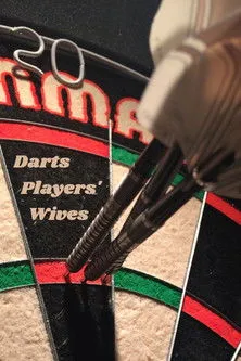 Chris Mason interpreta a Self en Darts Players' Wives