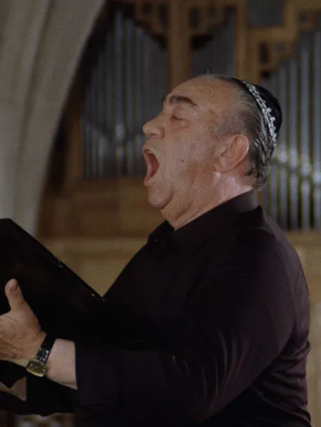 Estrongo Nachama interpreta a Self en Das Singen im Dom zu Magdeburg