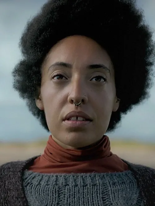 Ffion Campbell Davies interpreta a en Daughters of the Sea