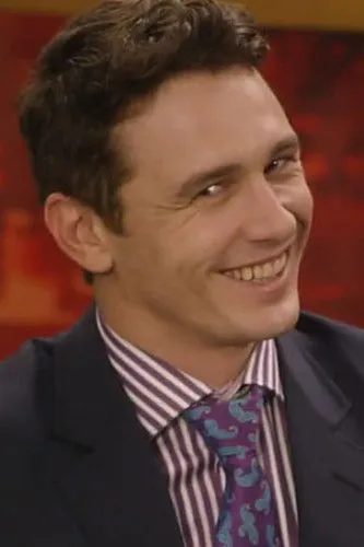 Iggy Azalea interpreta a Iggy Azalea en Dave Skylark's Very Special VMA Special