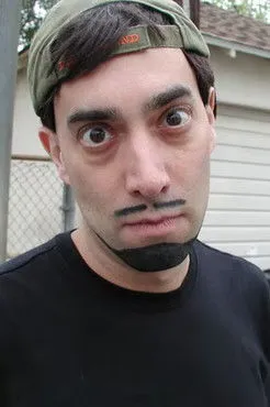 Mikey Day interpreta a Idiot One en David Blaine Street Magic Part 2