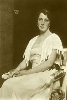 Frida Winnerstrand interpreta a Mrs. Vinner en De läckra skaldjuren