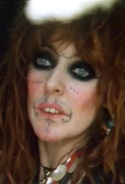 Vali Myers interpreta a Herself en Death in the Port Jackson Hotel