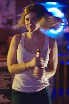 Katie Folger interpreta a  en Death on the Streets