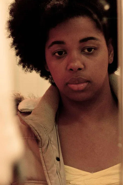 Janine Mathias interpreta a Janine en Decisão Real