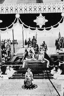 King George V of the United Kingdom interpreta a  en Delhi Durbar and Coronation