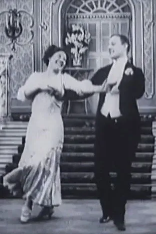 Louise Kartousch interpreta a en Der Graf von Luxemburg: Mädel klein, Mädel fein